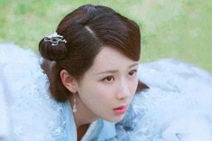 杨紫无缝进组引热议：演员职业困境与坚守