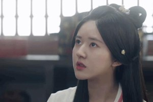杨紫赵露思P图争议：明星颜值与演技的双重考验