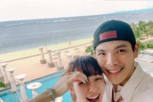 郭碧婷向佐甜蜜合照曝光，疑似怀孕引热议