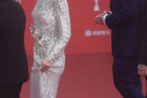 北京电影节红毯造型盘点：倪妮长腿吸睛，张雨绮复古抢镜