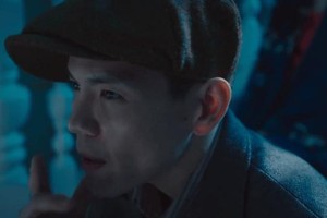 向佐《门前宝地》票房惨淡，网友恶搞鼻梁表情包走红
